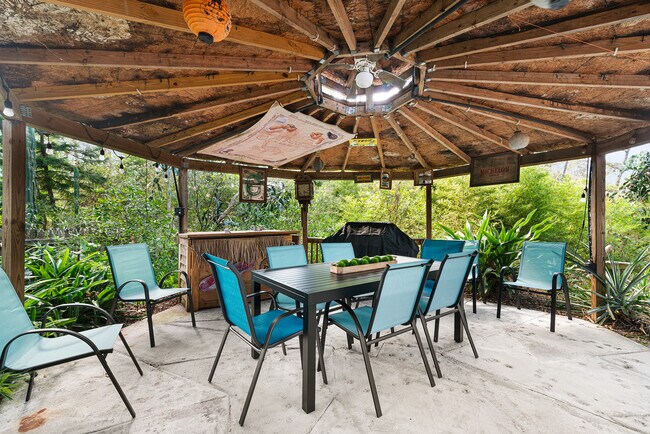 Building Photo - 5315 Shore Dr
