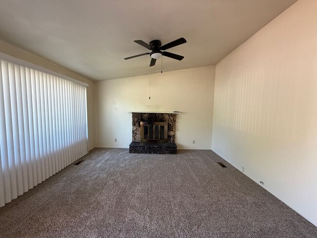 Building Photo - Adorable single story home in Sparks