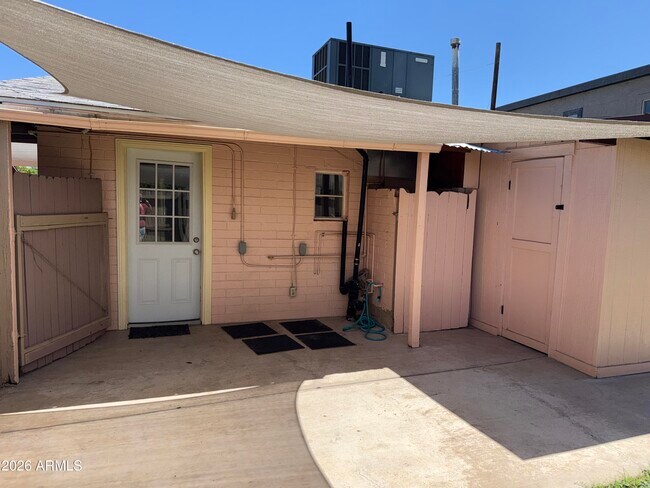 Building Photo - 3014 N 38th St