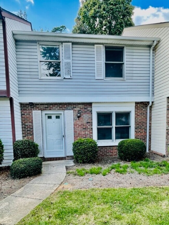 Cotswold Terrace 3703 Cotswold Terrace Greensboro NC 27410