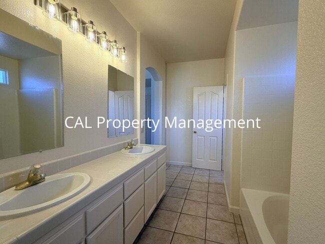 Building Photo - 1159 Cobblestone St