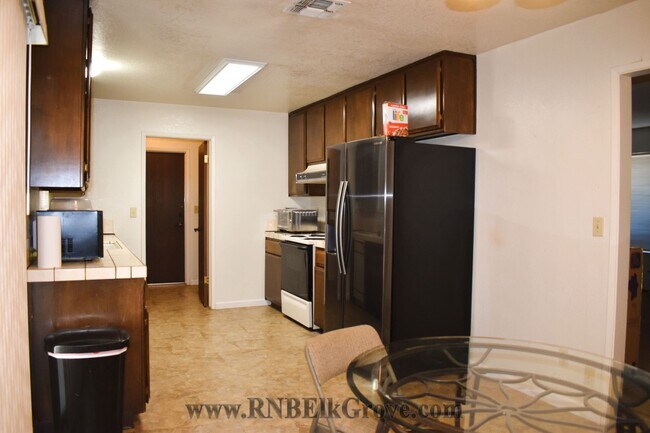Building Photo - 8700 Cullen Ct