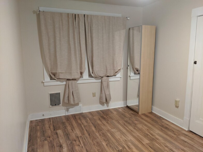 Building Photo - 3606 Pary Ave