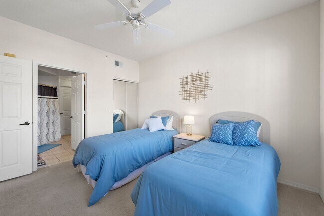 Building Photo - 2/2 CONDO IN BEACHWALK -FULLY FURNISHED SEASONAL RENTAL