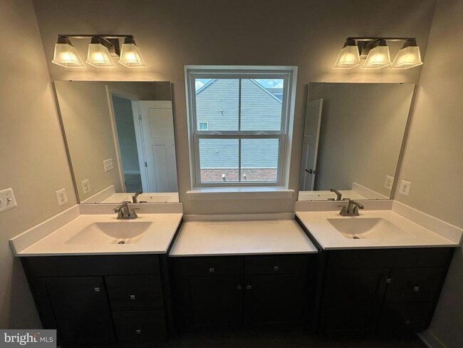 Building Photo - 5615 Billenca Ln