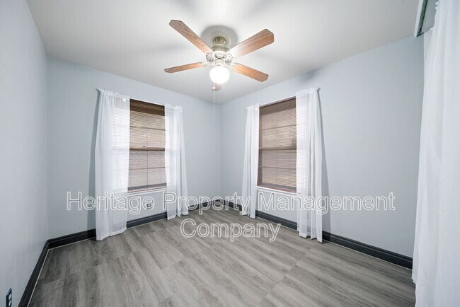 Building Photo - 6022 Castle Vw Dr