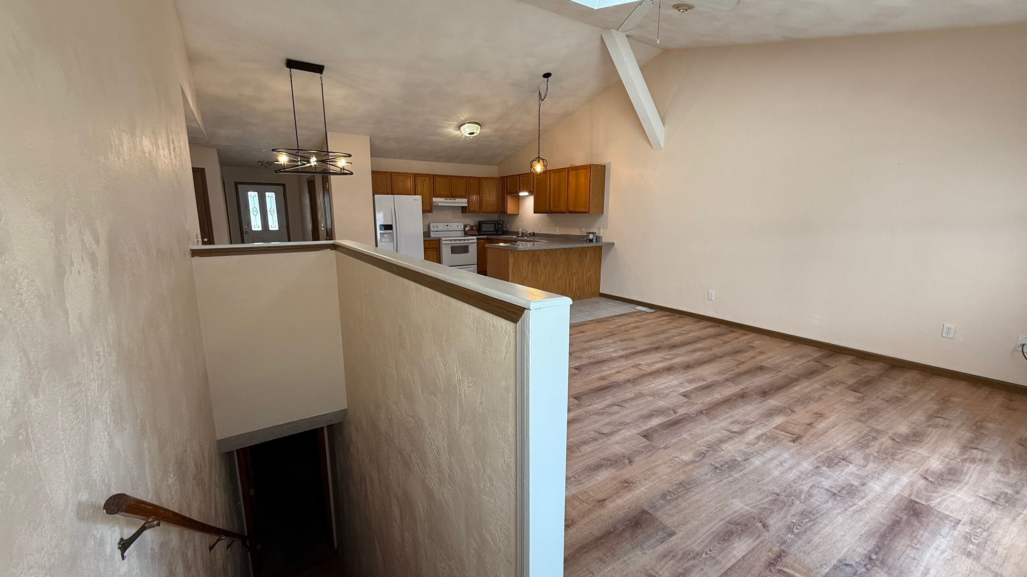 Building Photo - 213 Mueller Ln