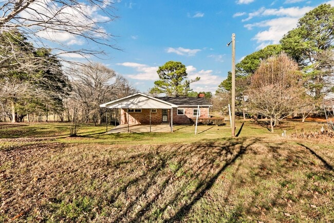 Building Photo - 780 Rossview Rd