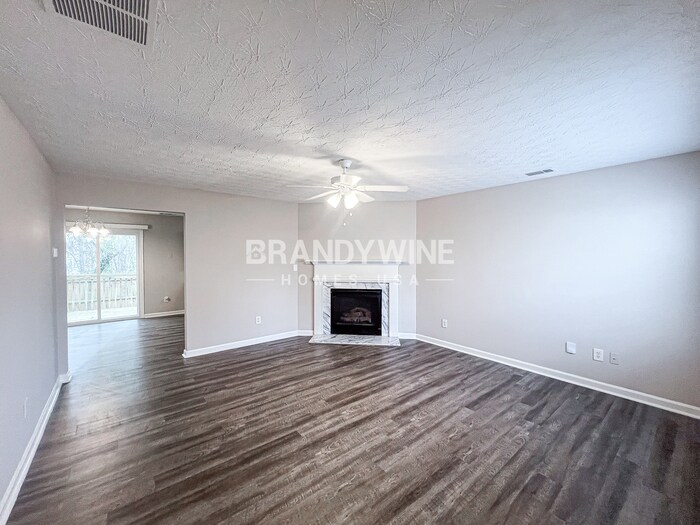 Building Photo - 252 Springbottom Ct SE