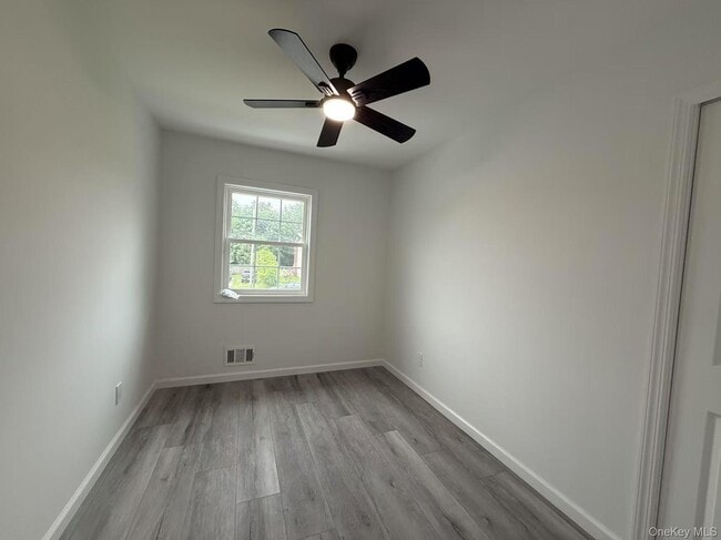 Building Photo - 495 Hawkins Rd