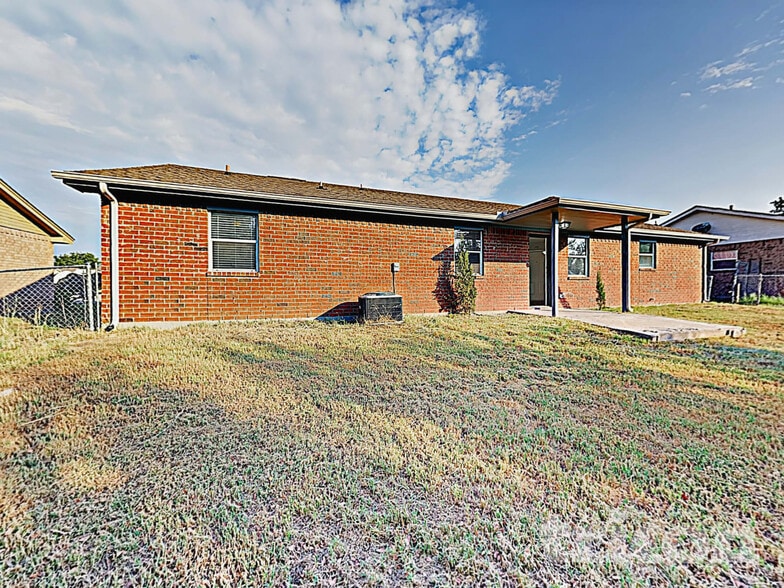 Building Photo - 4303 Sheldon Ln