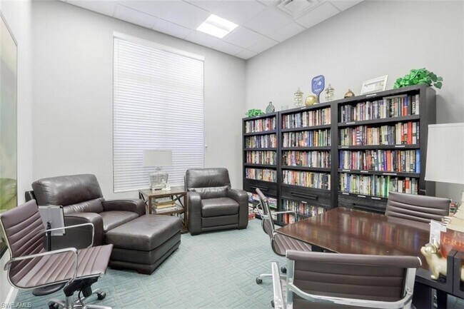 Building Photo - 1423 Santiago Cir