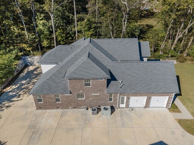 Building Photo - 601 Joyce Ave