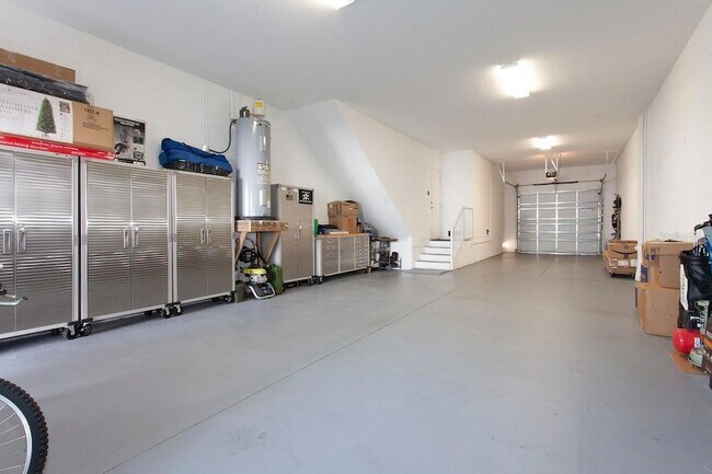 Building Photo - 1273 Savona Dr