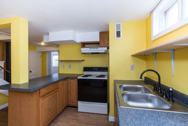 Building Photo - 2134 S 13th St W