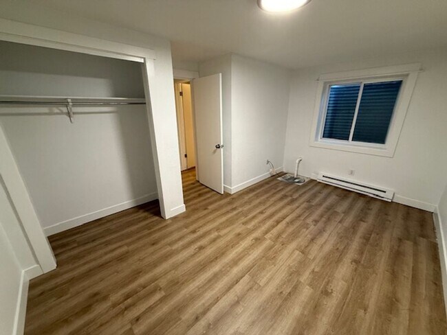 Building Photo - 3 Bedroom Townhome in FC!