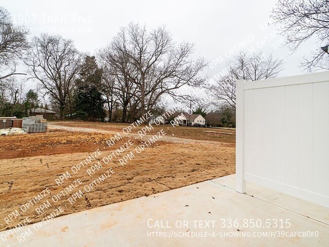 Building Photo - 1907 Trail Five