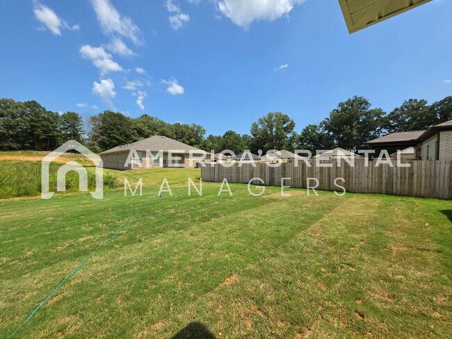 Building Photo - 127 Jonboy Ave