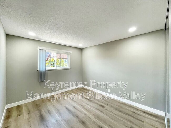 Building Photo - 1806 Blackmore Ct