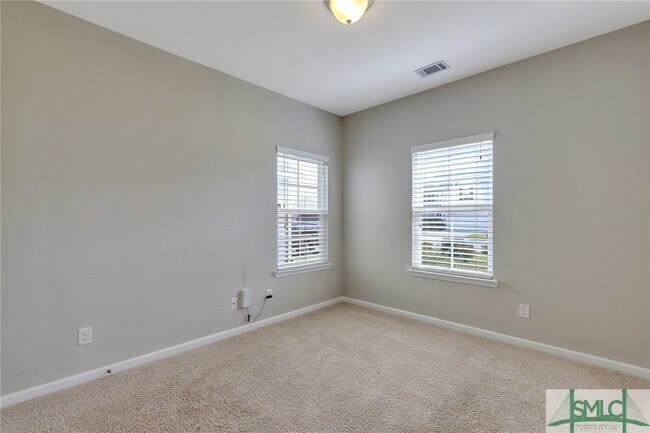 Building Photo - 136 Waverly Way