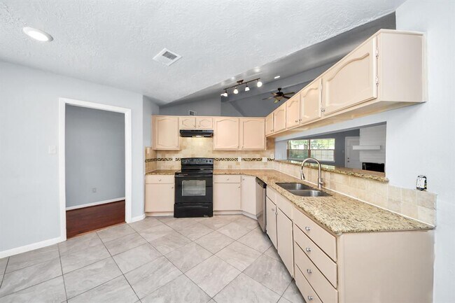 Building Photo - 22407 Millgate Dr