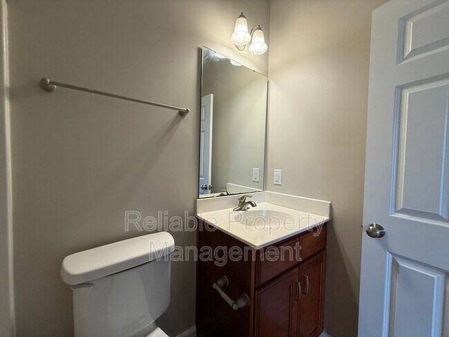 Building Photo - 800 Phillips Rd