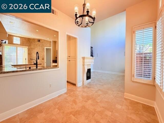 Building Photo - 6220 Lakeview Cir