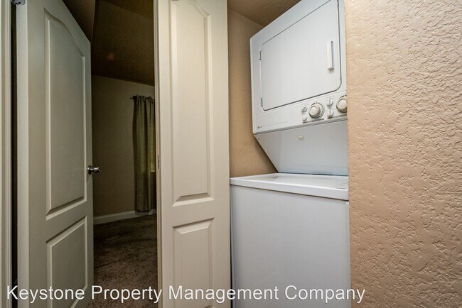 Building Photo - 2 br, 1 bath House - 401 Grandview Court