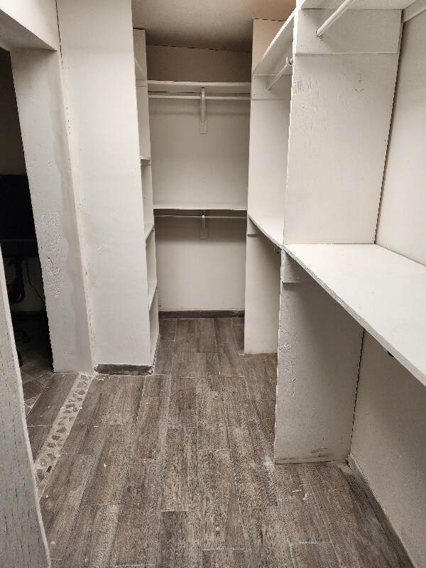 Building Photo - 5536 Longview Dr