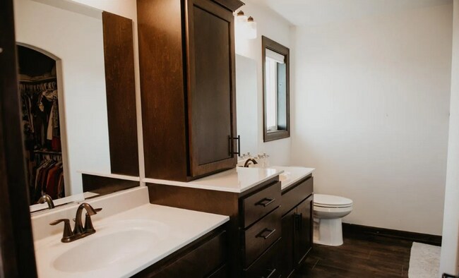 Building Photo - Discover Your Dream Home: Inviting Open Floor Plan, Spacious Living, and Stylish Finishes Awaits ...