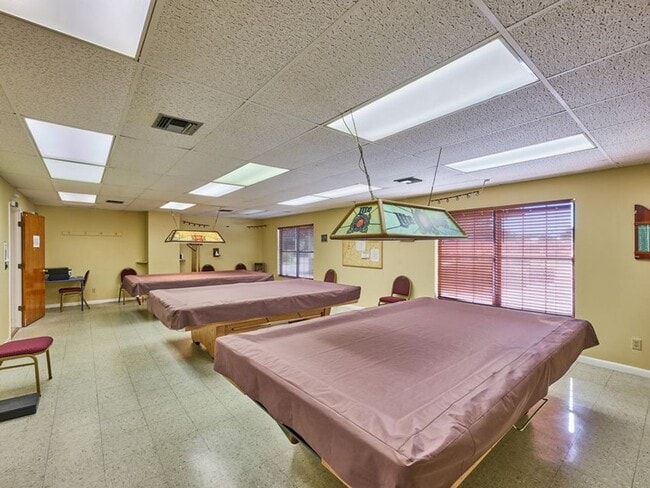 Building Photo - Large 2 Bedroom/2 Bath PALM HARBOR Manufactured Home in Cambridge 55+ Community In Hobe Sound Flo...