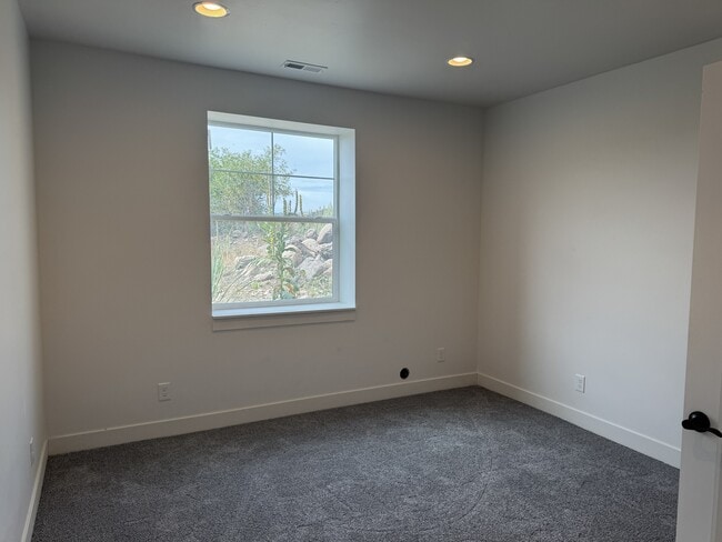 Building Photo - 10108 Ridge Pine Dr