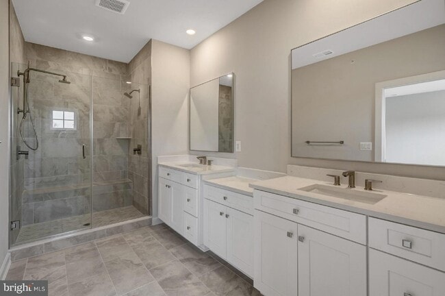 Building Photo - 43769 Metro Ter