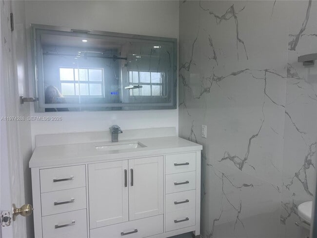 Building Photo - 26120 SW 130th Ave