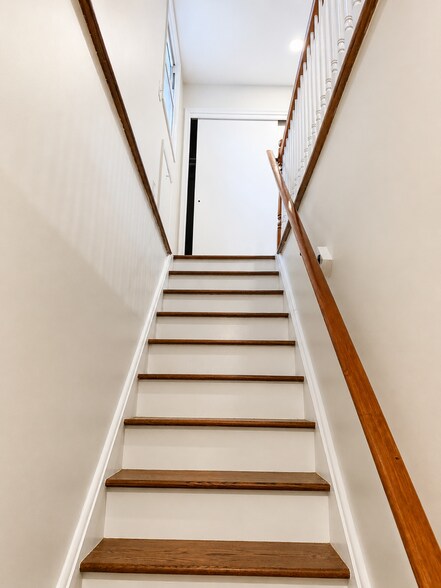 Building Photo - 10 Pershing Ave