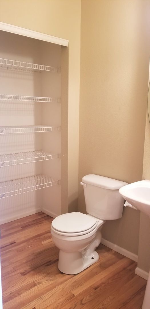 Building Photo - 3 Bedroom + Loft with Main Floor Office and 3 Car Garage!