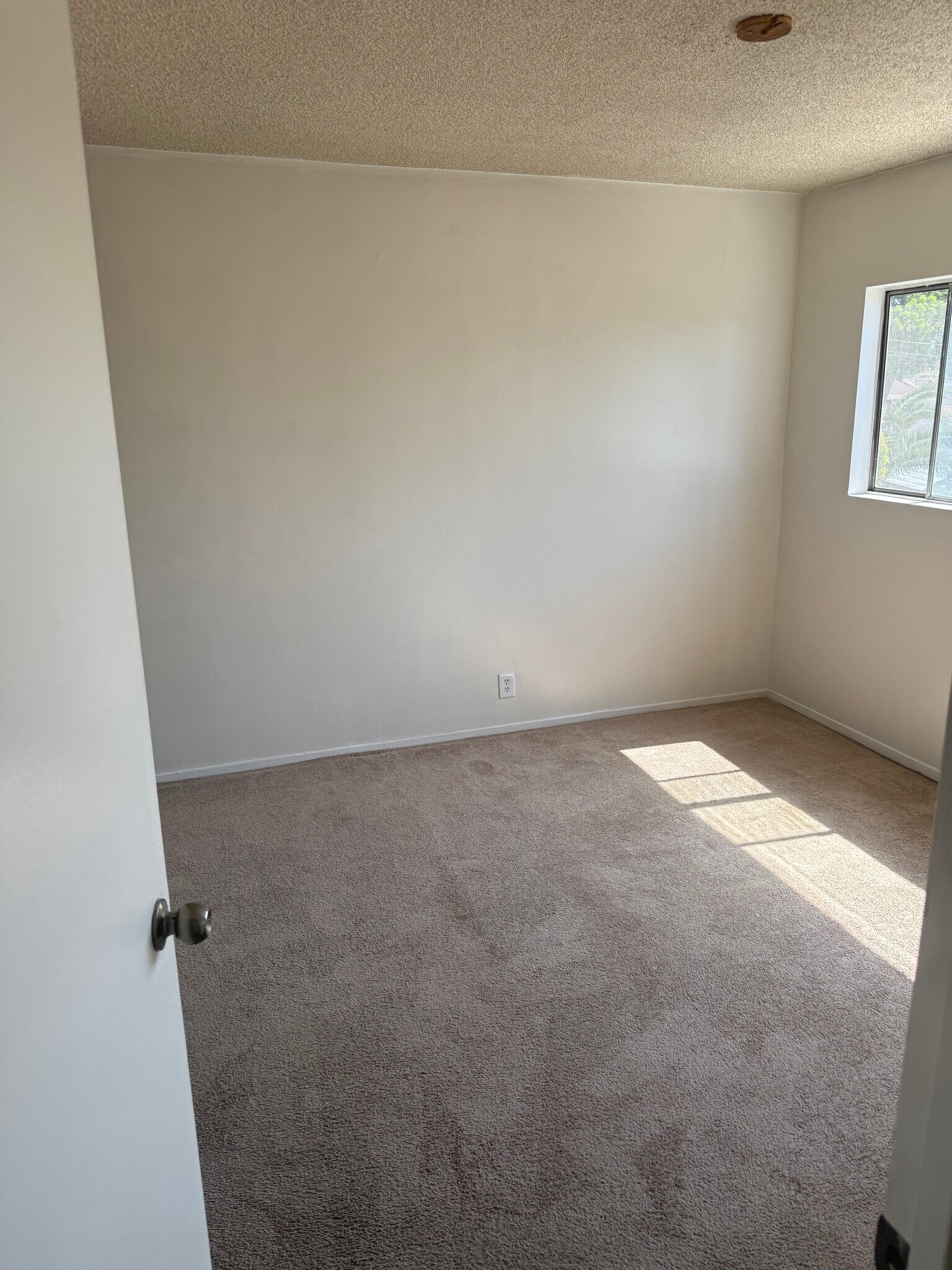 Building Photo - 15116 Studebaker Rd