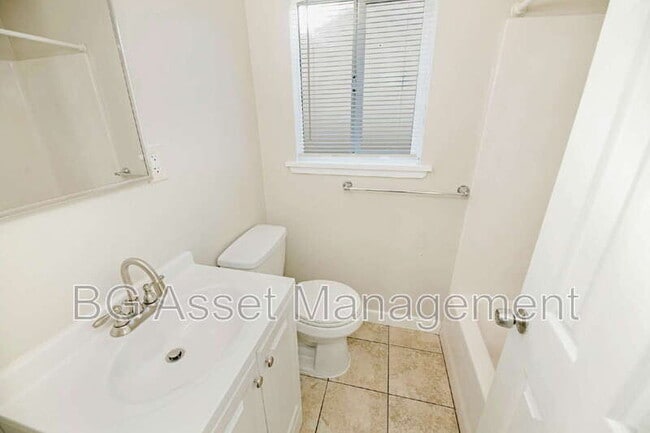 Building Photo - 429 S 23rd St