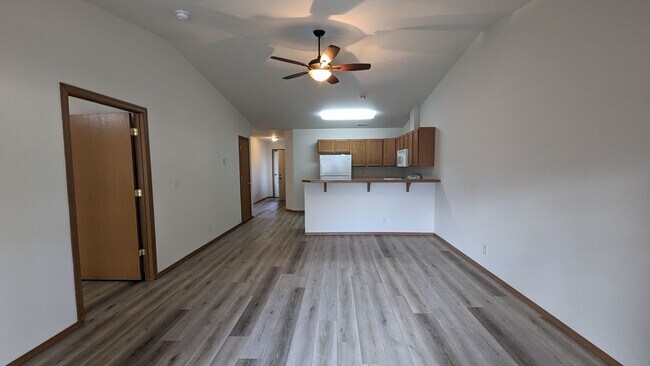 Building Photo - 1596-1596 Peggy Lp