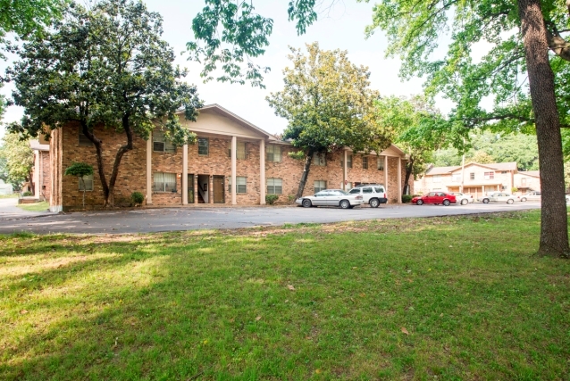 Whitney Manor Apartments - Memphis, TN | Apartment Finder