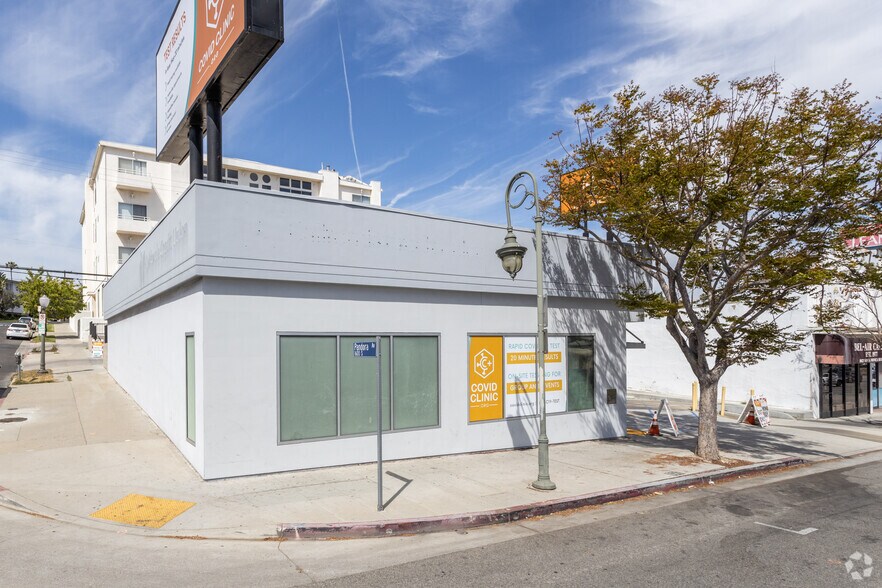 Building Photo - 10425-10431 Santa Monica Blvd