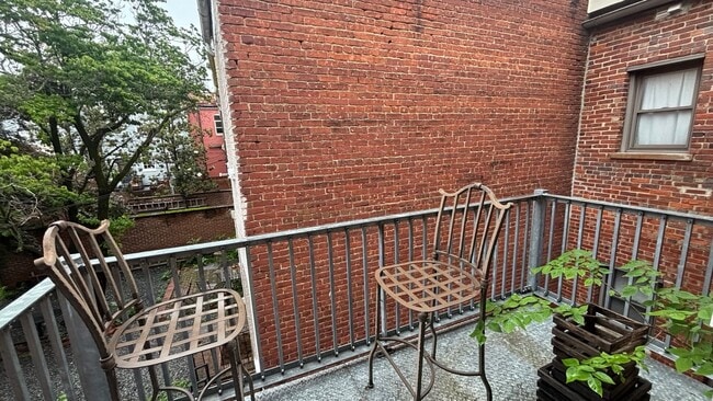 Building Photo - Lovely 1 BR/1 BA Condo in Georgetown!