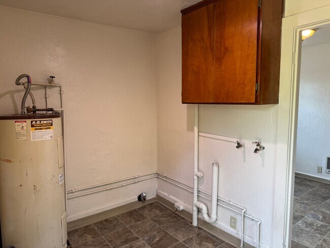 Building Photo - Cute 1 bedroom 1 bathroom house in Eugene!