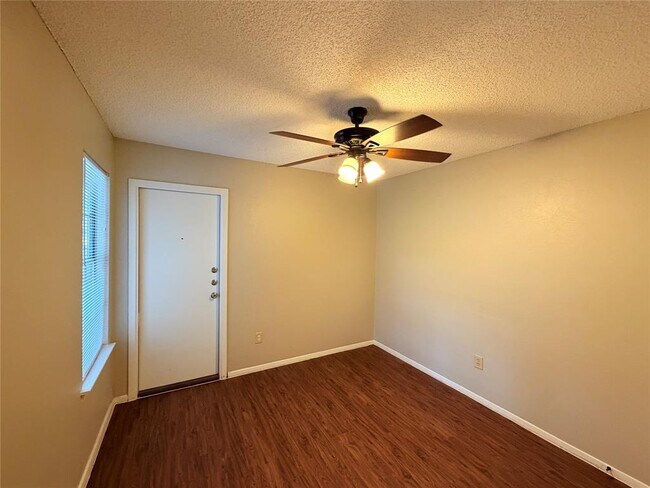 Building Photo - 12102 Arrowwood Dr