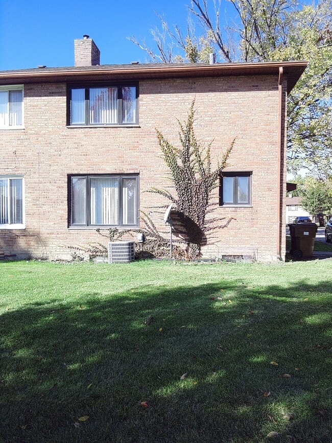 Building Photo - 11 Dunlap Rd