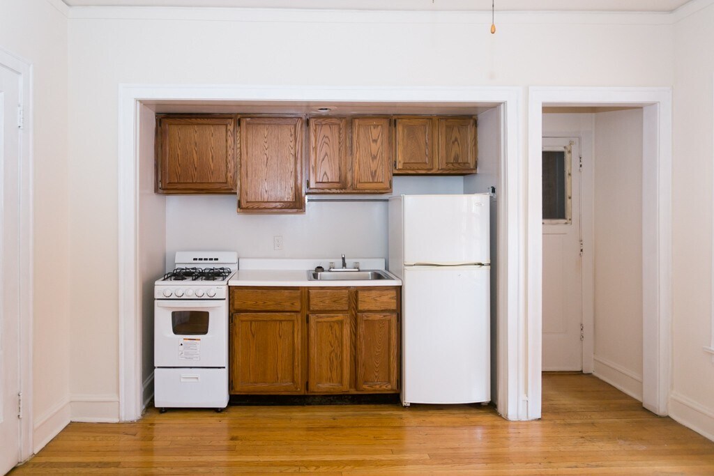 Building Photo - 1309 Oak Ave