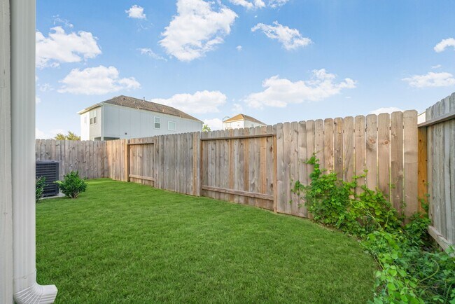 Building Photo - 11407 Blossom Sq St