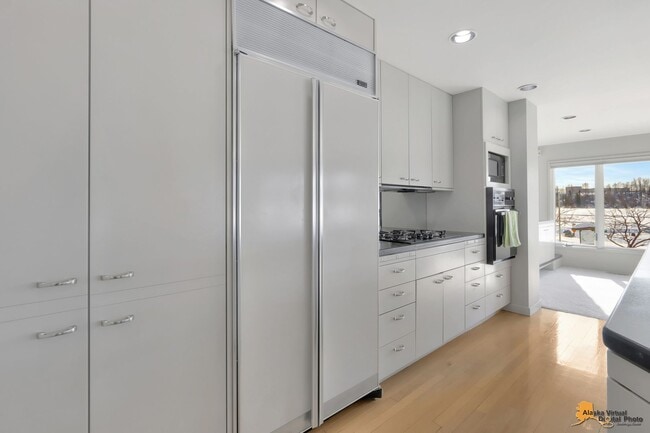 Building Photo - 1835 W 15th Ave