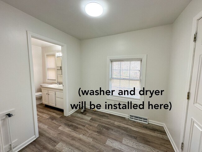 Building Photo - 520 Harlan Ave NE