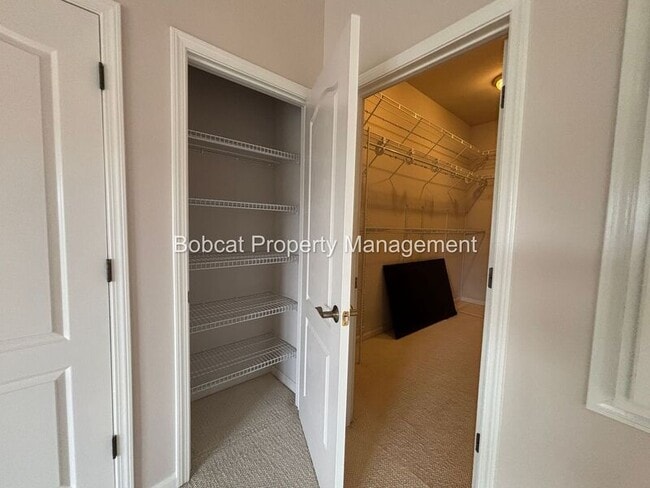 Building Photo - 963 Ranchview Cir